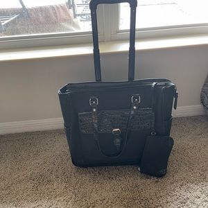 Heritage Travelware Women's Lake View Nylon Twill 2-Wheeled 17" Laptop Black bag